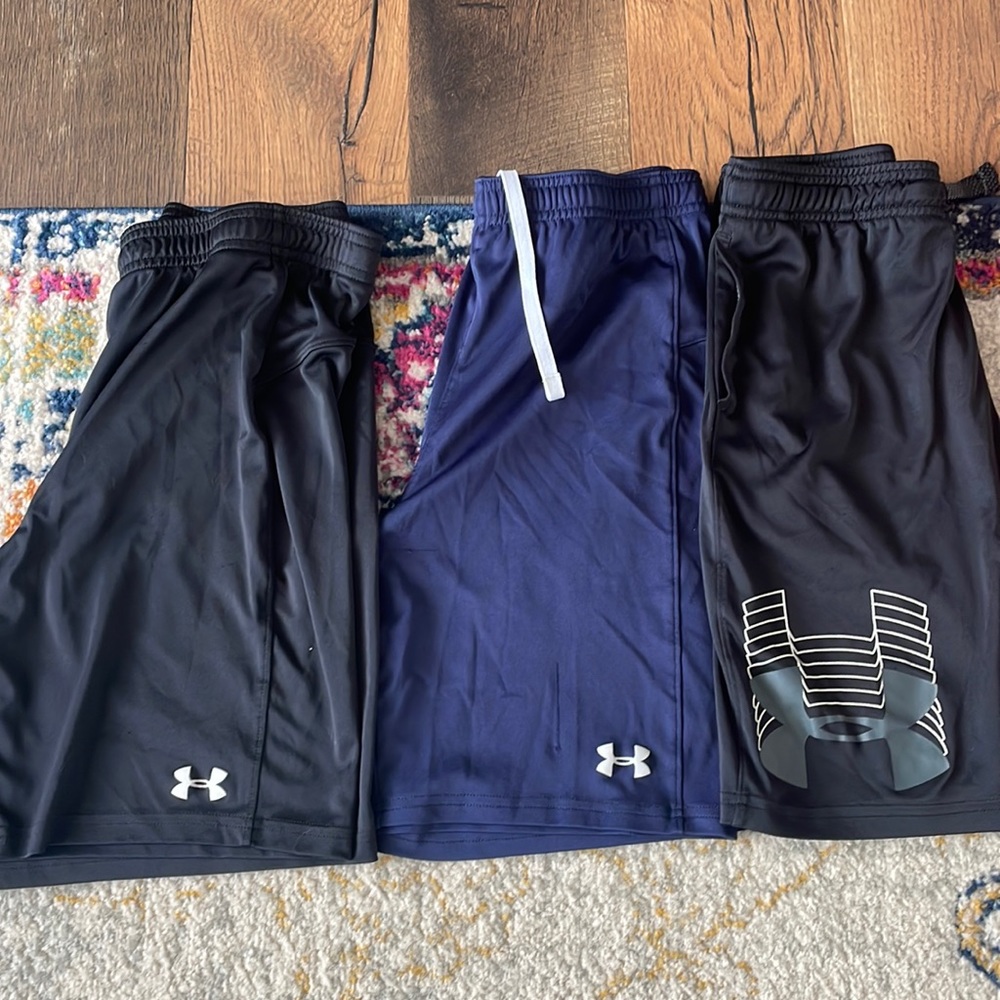 Boys size youth large shorts